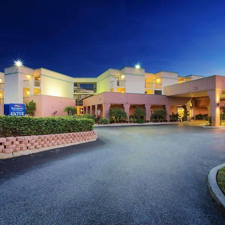 Baymont By Wyndham Tampa Near Busch Gardens Hotell Eksteriør bilde