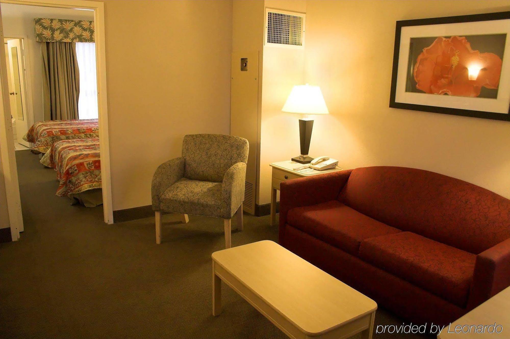 Baymont By Wyndham Tampa Near Busch Gardens Hotell Rom bilde